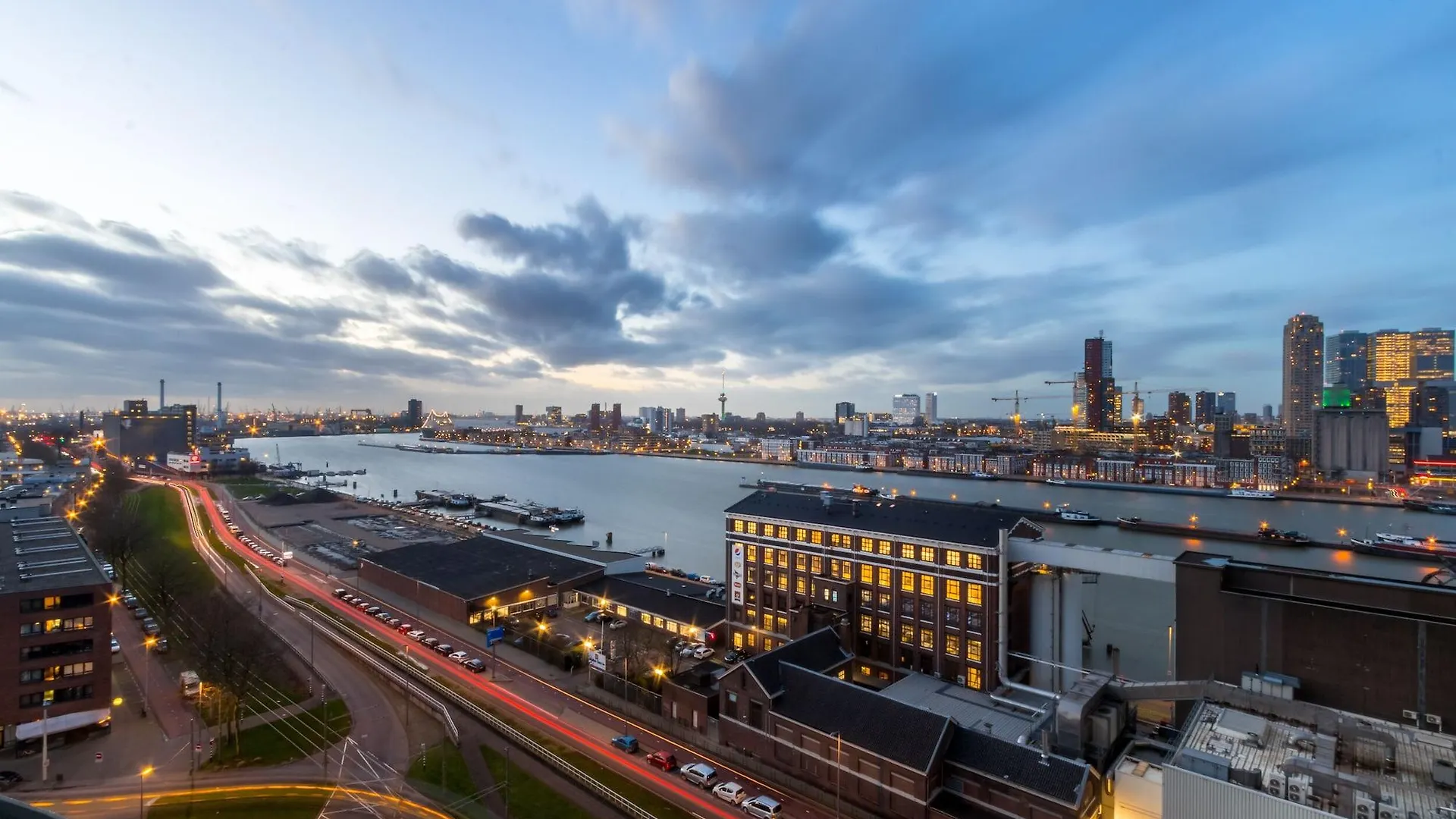 Art Hotel Rotterdam-Fully Renovated 4*, Rotterdam