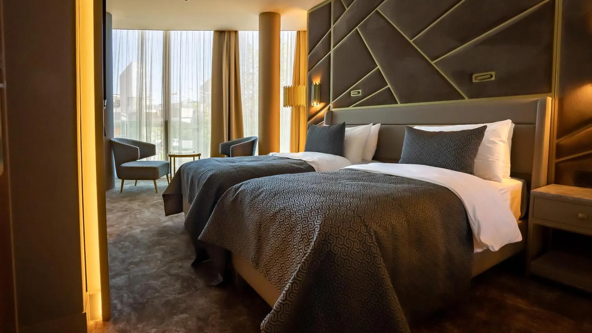 Art Hotel Rotterdam-Fully Renovated
